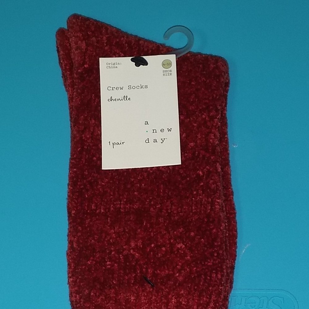 Women's Textured Chenille Crew Socks